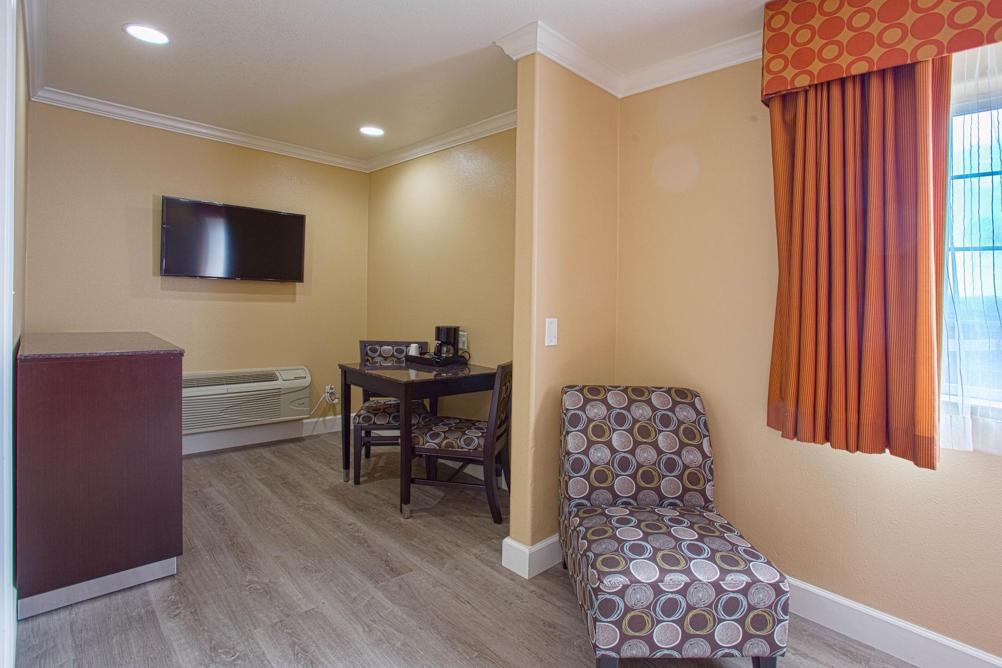 Econo lodge inn and suites 2024 near legoland